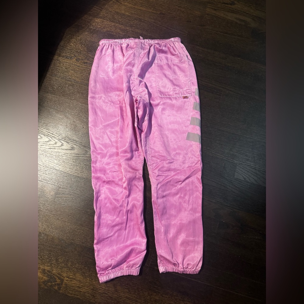 FREE CITY SATIN JUMP PANT IN PINK CLOUD. 🩷 - Picture 3 of 7